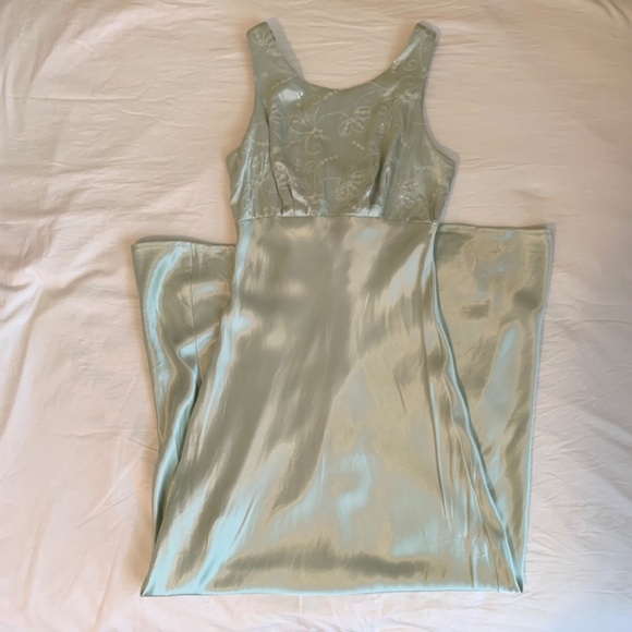 Light Green Satin Flower Sequined Sleeveless Dress Size 3/4 - Picture 15 of 15